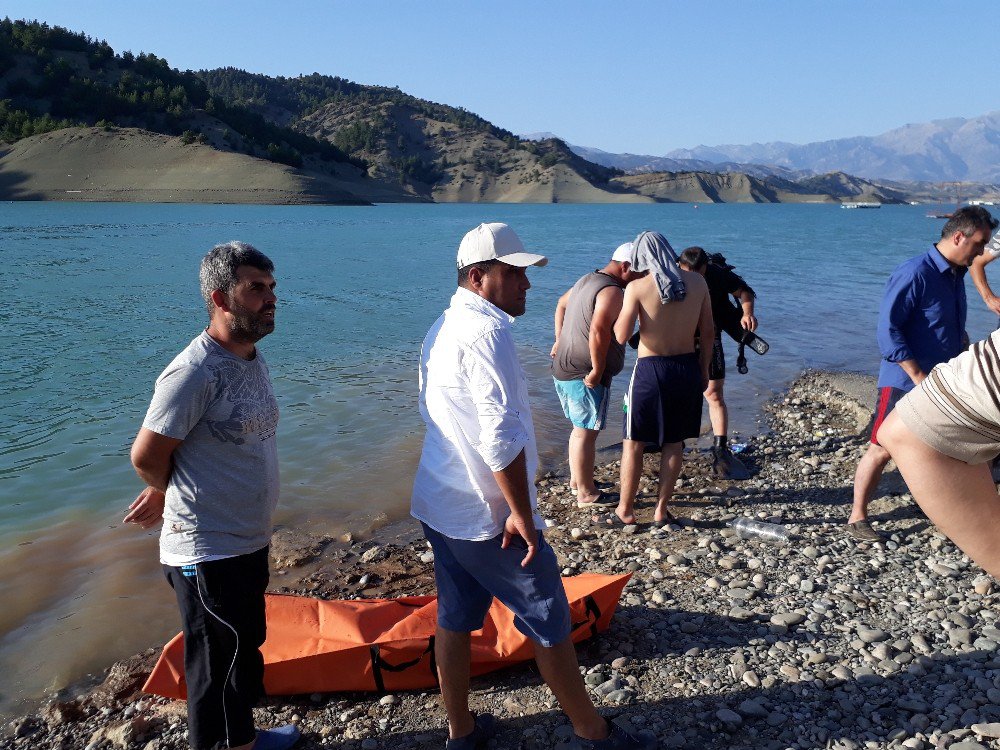 Serinlemek İçin Girdiği Baraj Gölünde Boğuldu