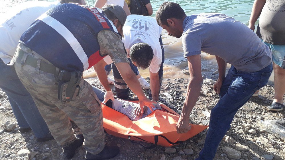 Serinlemek İçin Girdiği Baraj Gölünde Boğuldu