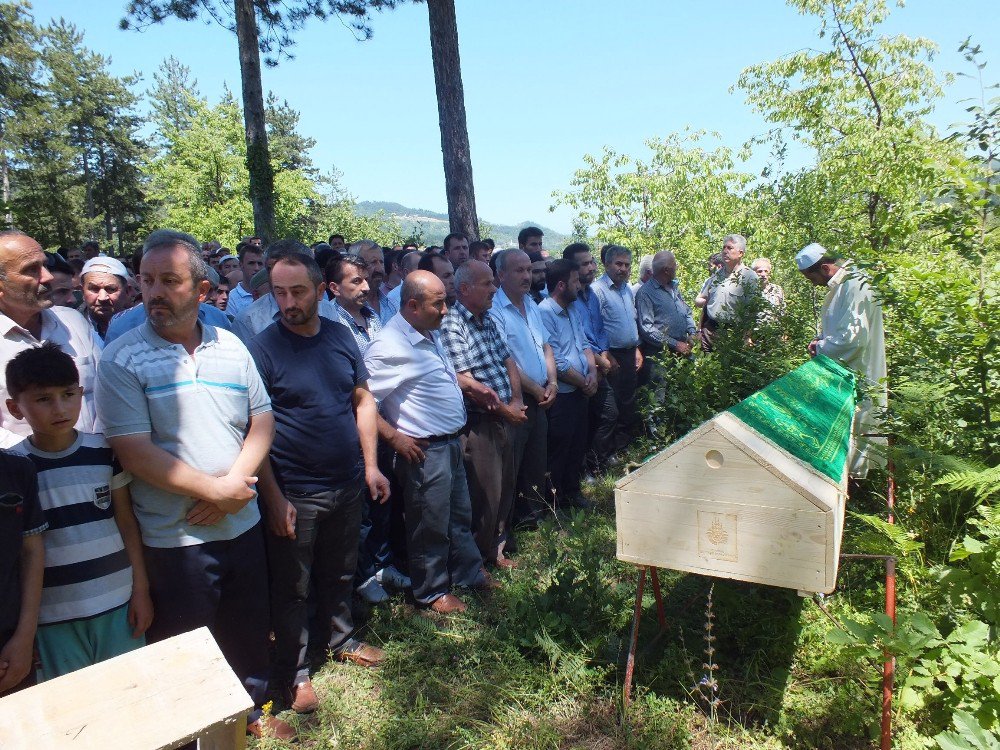 Oynadıkları Silahın Ateş Almasıyla Ölen İki Çocuk Toprağa Verildi