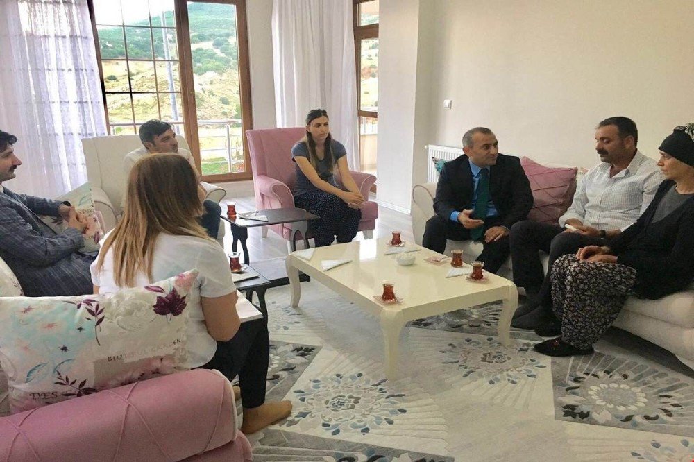Tunceli’nin Yeni Valisi İlk Ziyaretini Şehit Ailesine Yaptı