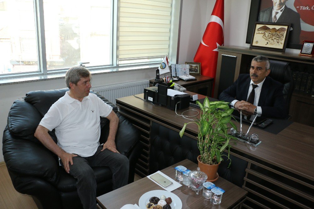 Zonguldak Valisi Çınar Ereğli’de Vatandaşlarla Tanıştı