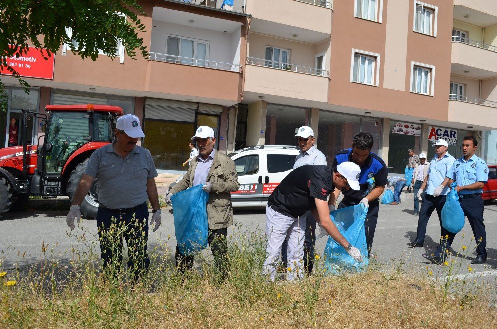 Mehmetçik’in Katılımıyla Van Gölü Sahilinde Temizlik Kampanyası