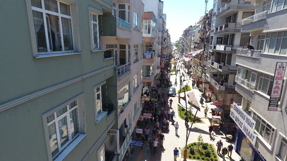 Sakarya Caddesi’nde Sıra Dış Cephe Kaplamada