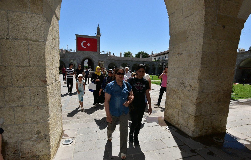 Tur Otobüsü, ‘Tarihe Yolculuk’ Turlarına Başladı