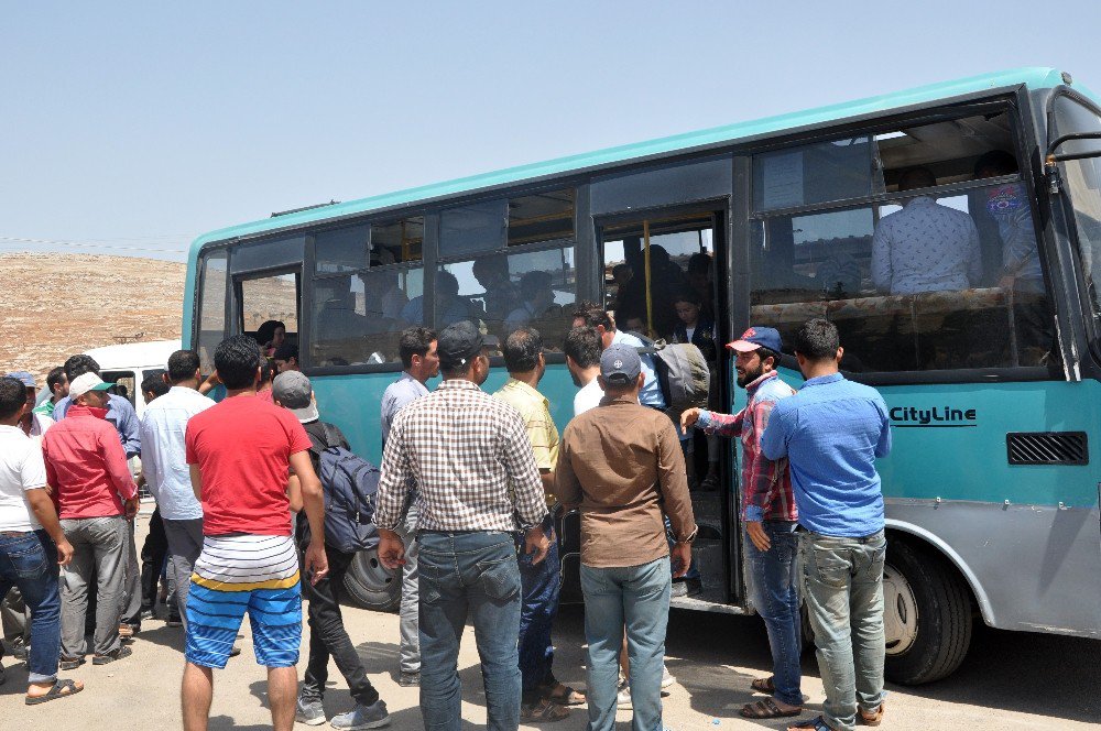 Bayramlaşmaya Giden Suriyeliler Dönüyor