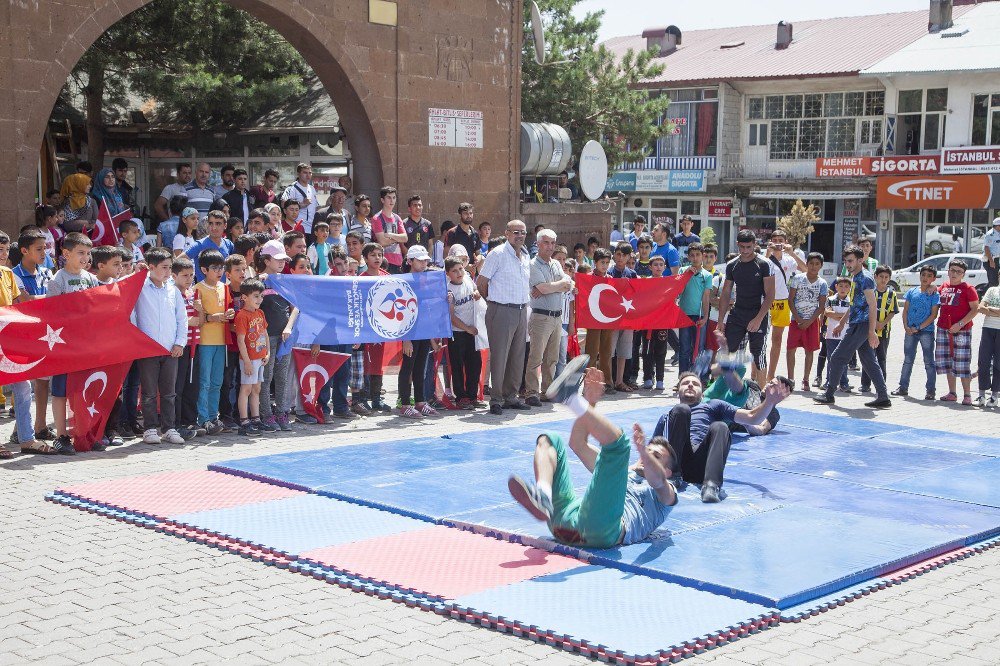 Ahlat’ta Yaz Spor Okulu Açıldı