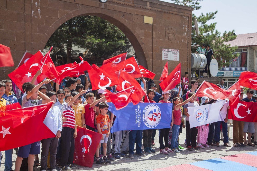 Ahlat’ta Yaz Spor Okulu Açıldı