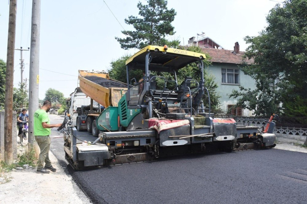 Asfaltlama Çalışmaları Devam Ediyor