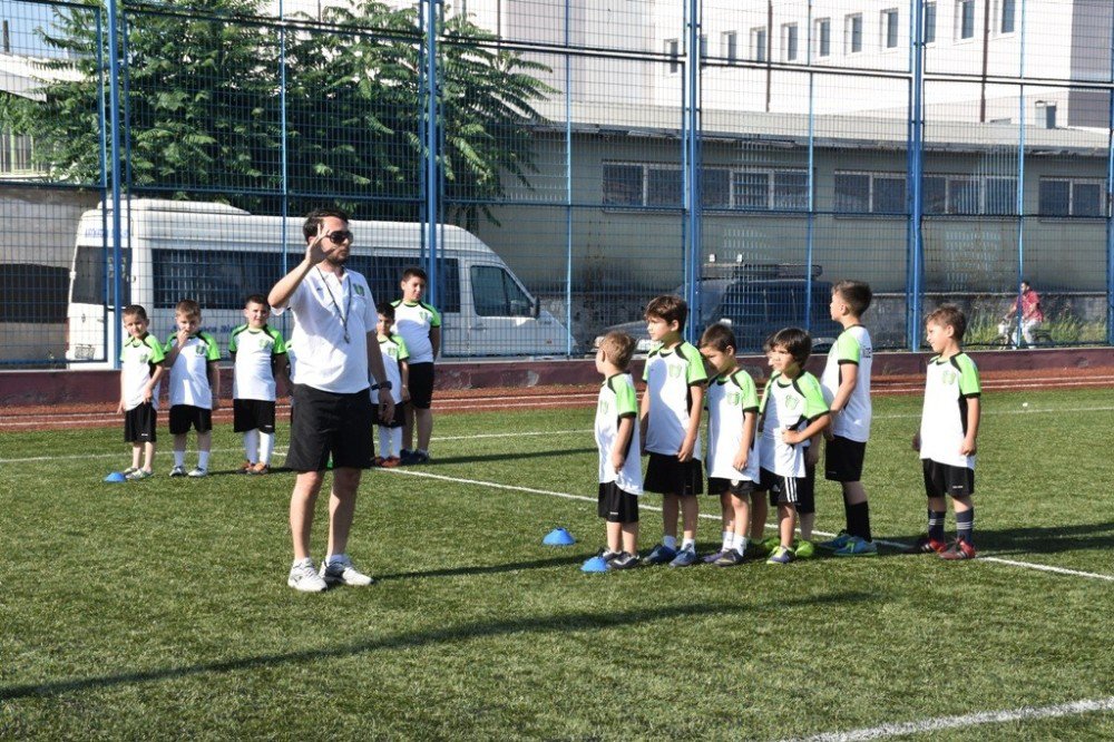 Düzce’de Sporcu Ordusu Yetişiyor