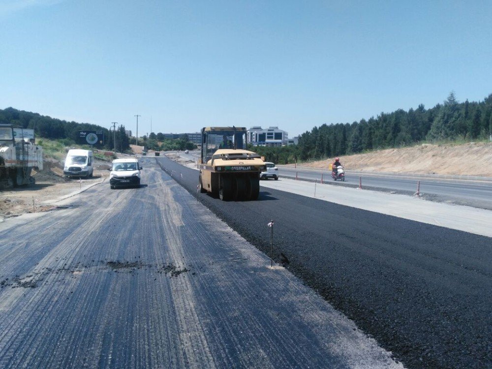 Çayırova Özgürlük Caddesi Yenileniyor