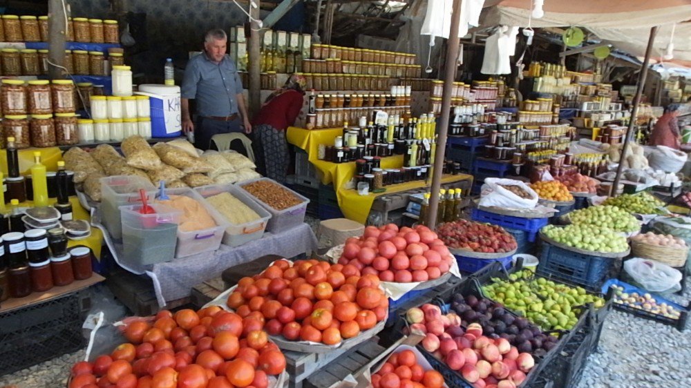 Balıkesir’de Karayolu Pazarı İlgi Görüyor