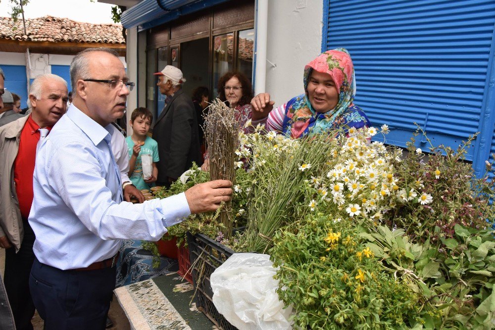 Kemer Köy Pazarı Ziyaretçilerini Bekliyor