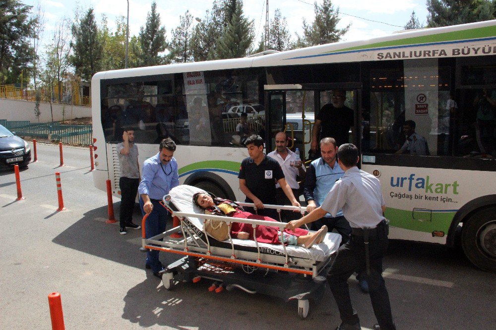 Sıcaktan Bayılan Yolcuyu Otobüsle Hastaneye Getirdi