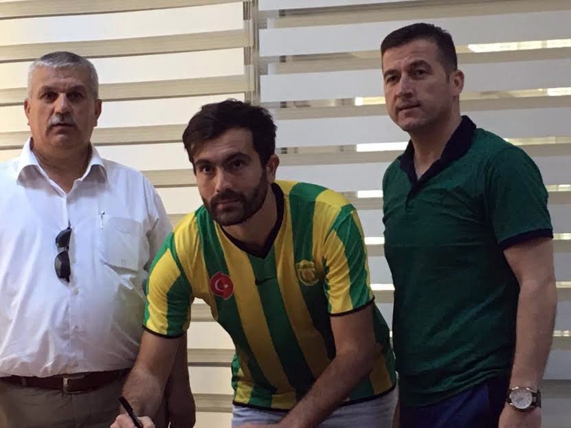 Osmaniyespor, 8 Futbolcuyla Sözleşme İmzaladı