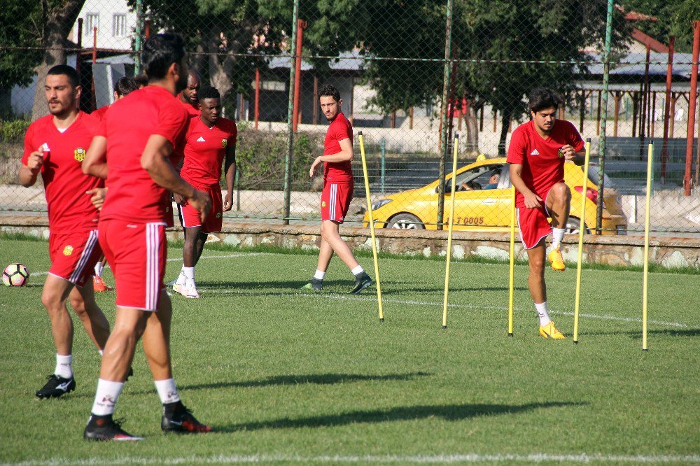 Ertuğrul Sağlam: "Herkesin İstediği Malatyaspor’u Oluşturacağız"