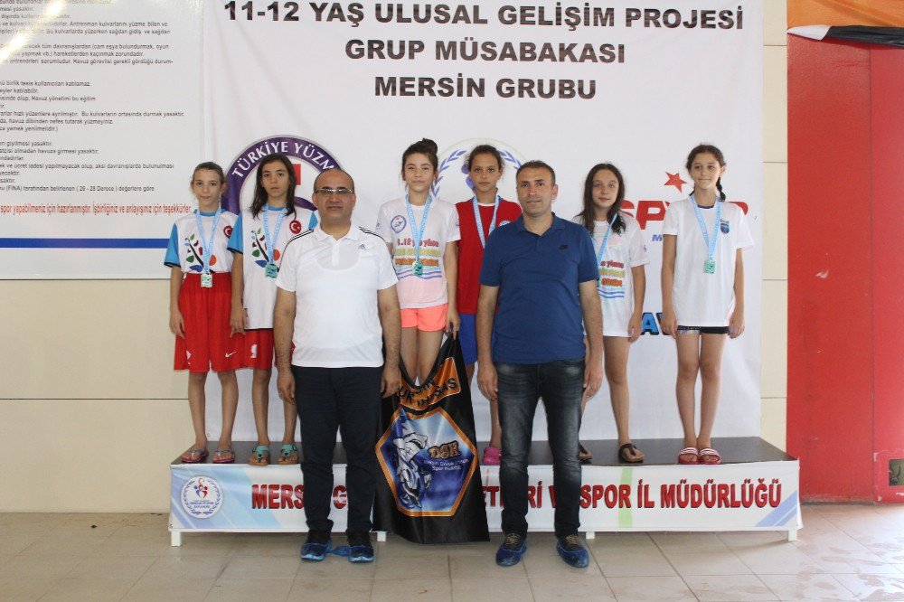 Mersin’de Yüzücüler Barajı Geçmek İçin Yüzdü