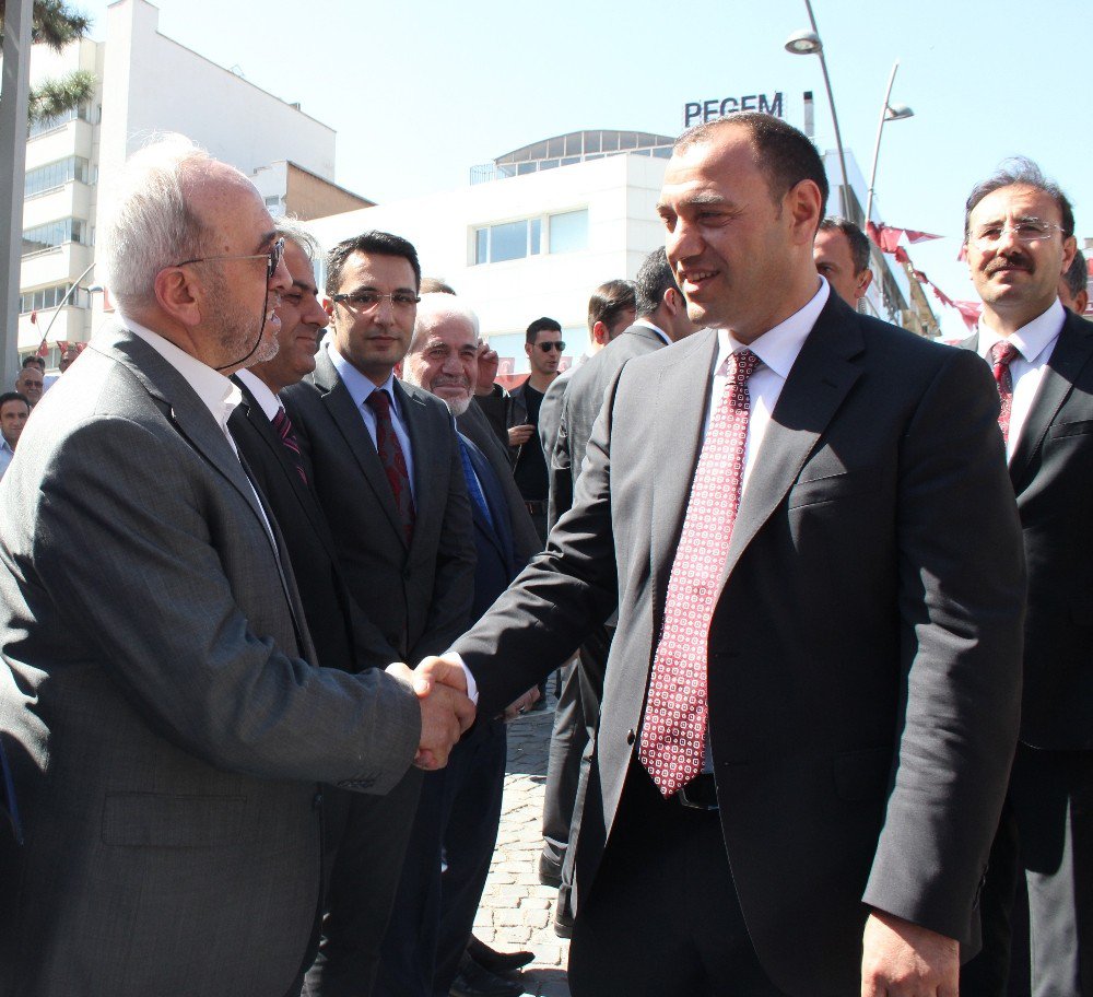 Vali Kaldırım: "Elazığ’a Makamlarda Durmak İçin Gelmedik"