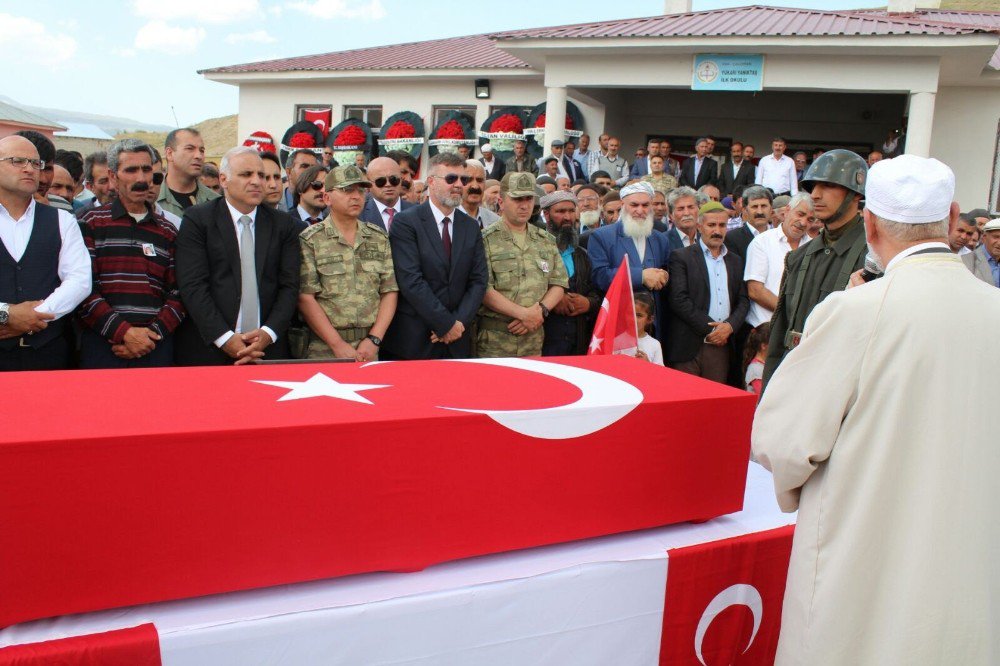 Şehit Korucu Son Yolculuğuna Uğurlandı