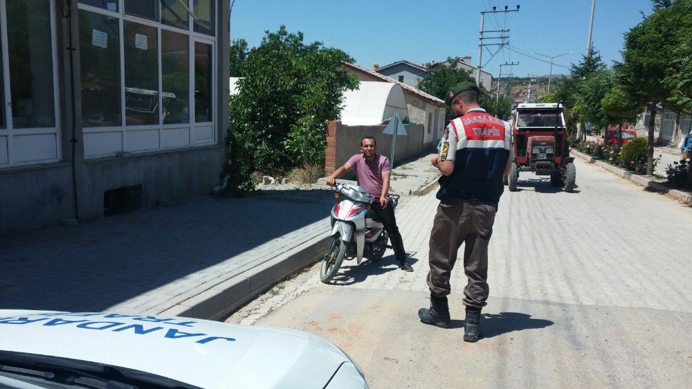Afyonkarahisar’da Jandarma 31 Noktada Motosiklet Denetimi Yaptı