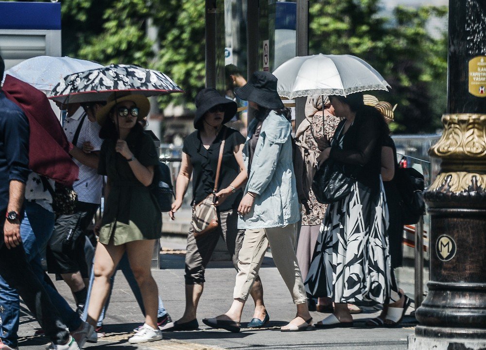 İstanbul’da Hava Mevsim Normallerine Geriledi