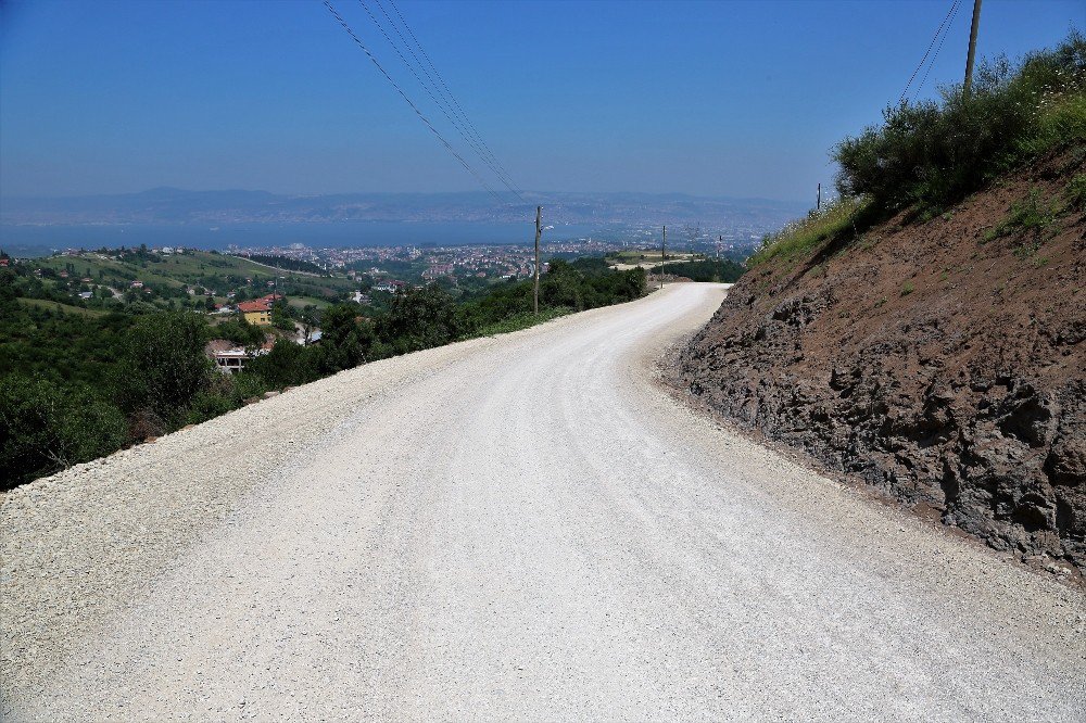 Başiskele’de Yol Genişletme Çalışmaları Devam Ediyor