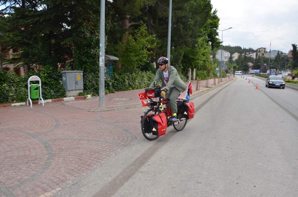 Bisikletiyle "Devlet Kuran Sultanlardan Devlet Kurtaran Şehide Yolculuk" Turuna Çıkan Öğretmen Bilecik’te Mola Verdi