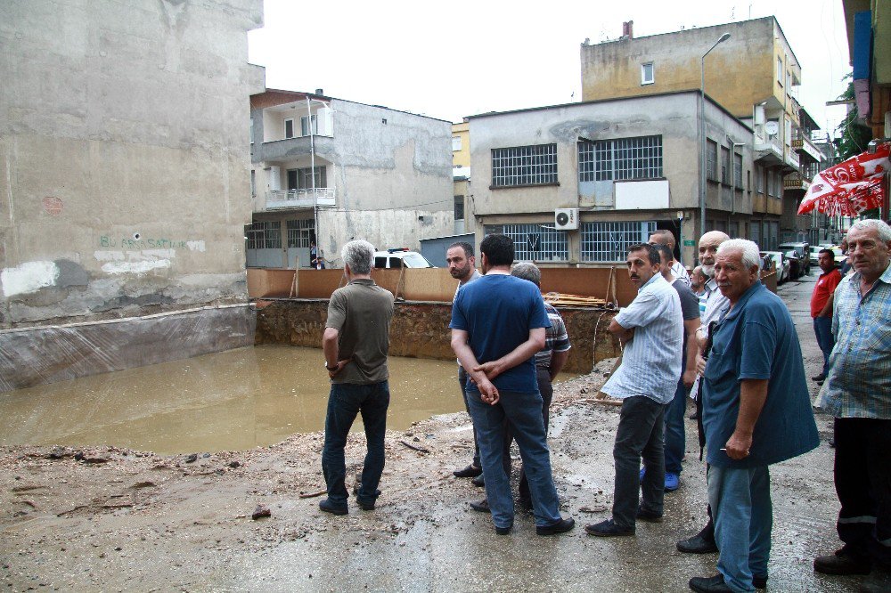 Bursa’da Çökme Tehlikesi Bulunan İki Bina Boşaltıldı