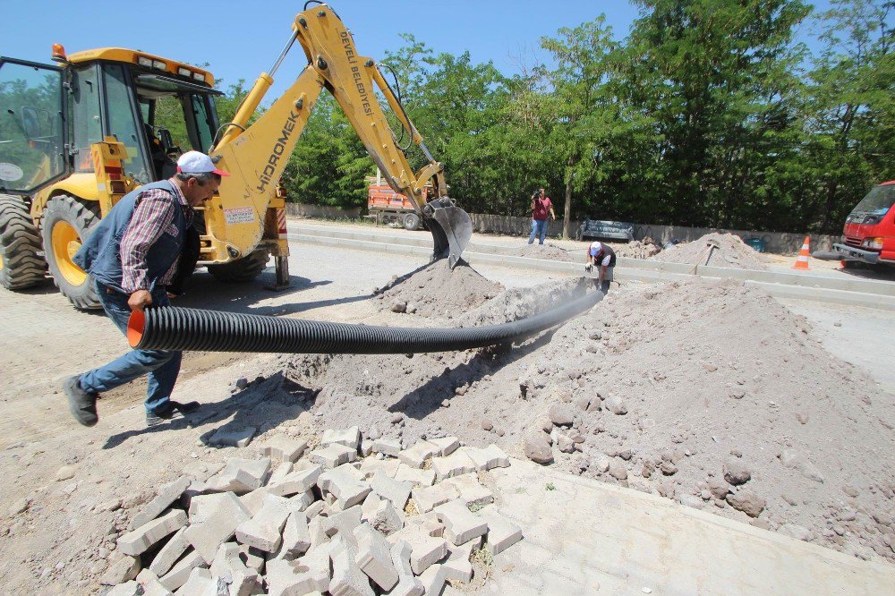 Güney Yukarı Mahallesinde Su Gideri Çalışması Devam Ediyor