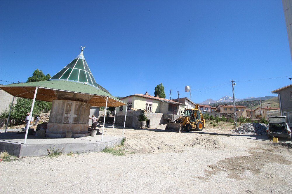 Kızık Mahallesi Camii’nde Çevre Düzenleme Çalışması