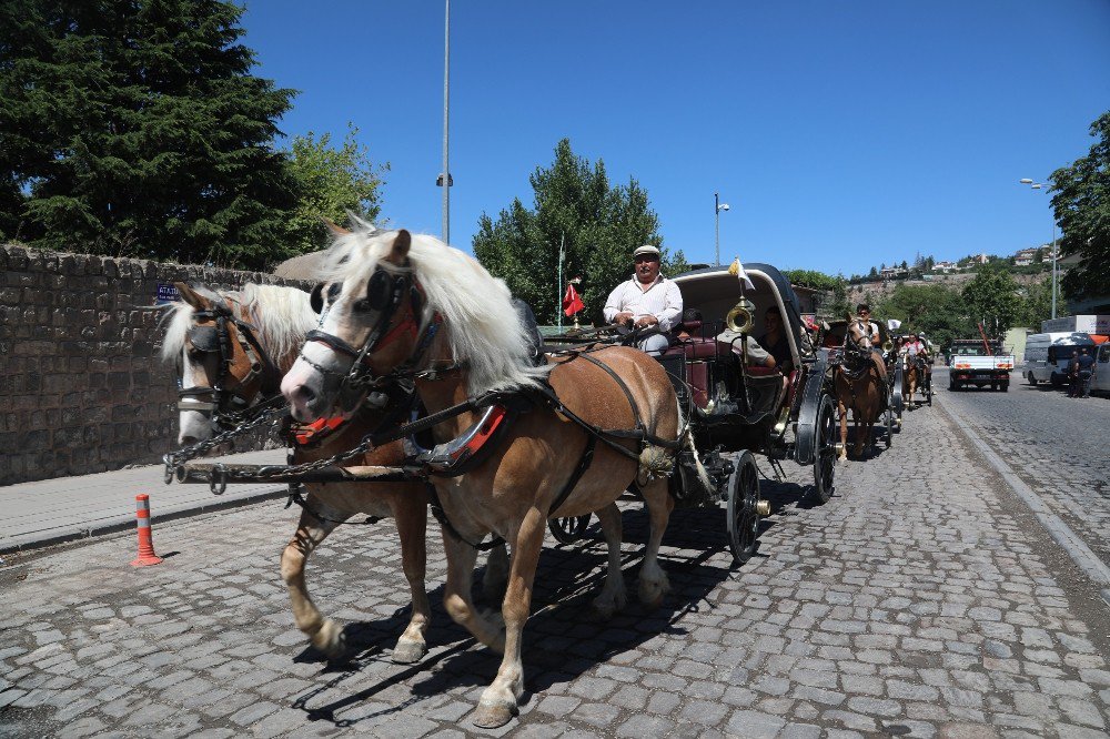 Filistinli Milli Sporcular Faytonla Talas’ı Gezdi