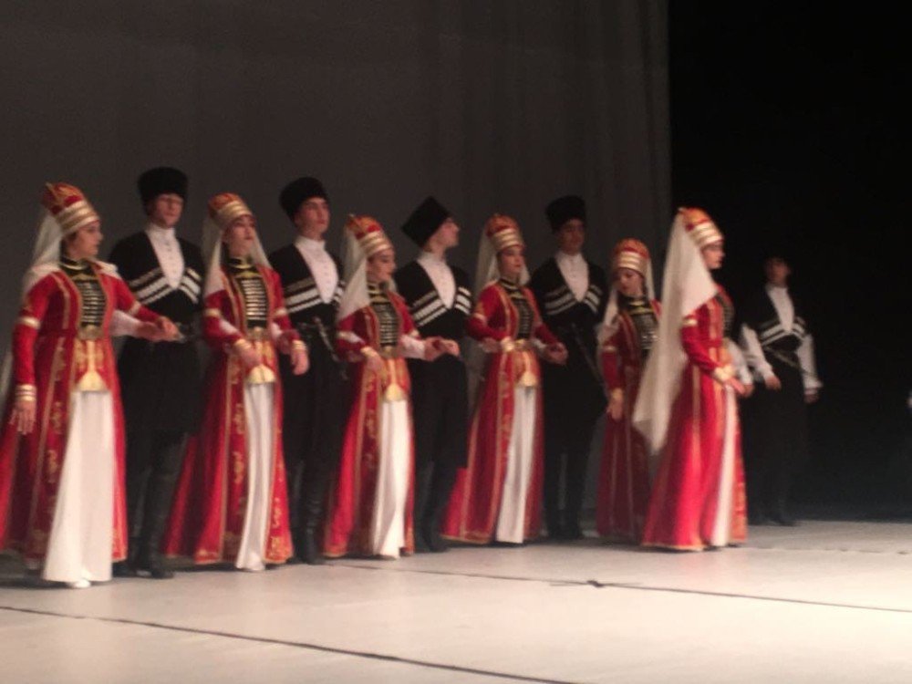 Kayseri’de Kafkas Halk Dansları Topluluğu Rüzgarı Esti