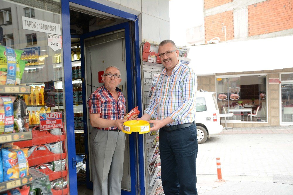 Karacabey Belediyesi’nden Sokak Hayvanlarına Serin Su