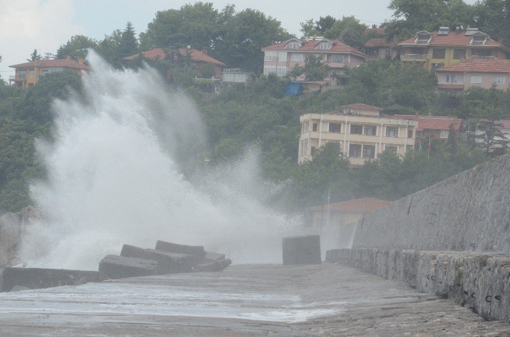 Karadeniz’de Şiddetli Fırtına