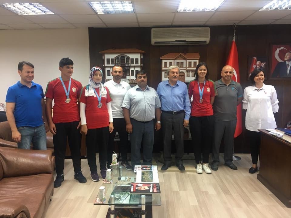 1308 Osmaneli Belediye Spor Atletizm Takımından Büyük Başarı