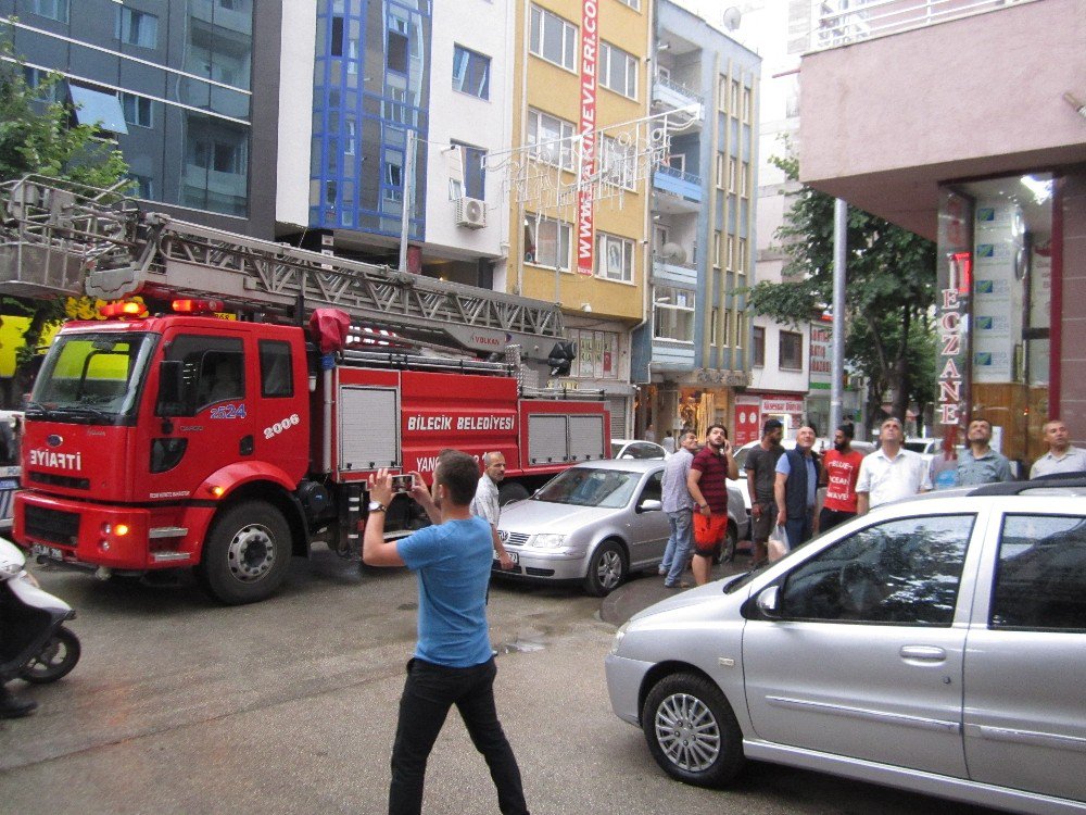 "Yangın Var” İhbarına Gittiler, Balkonda Mangal Yakan Vatandaşla Kaşılaştılar