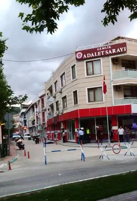 Gemlik Adliyesi’ndeki Dehşet Kamerada