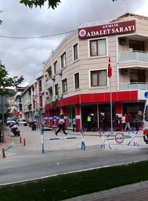 Gemlik Adliyesi’ndeki Dehşet Kamerada