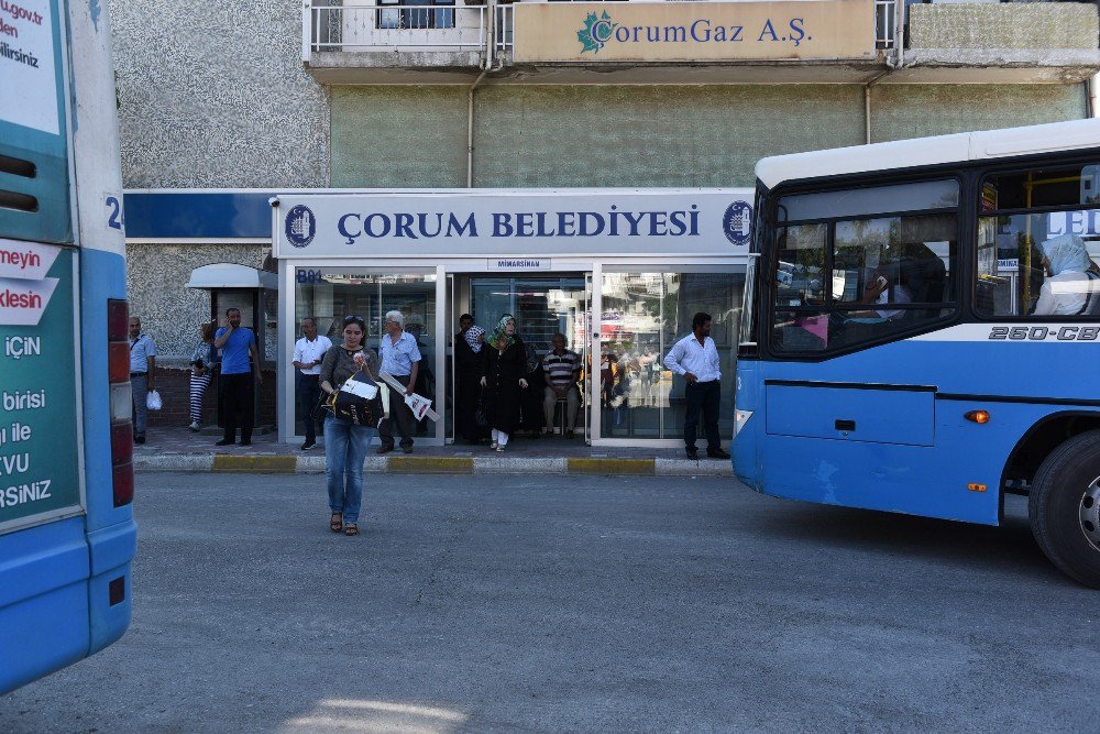 Çorum’da Klimalı Duraklar Vatandaşı Serinletiyor