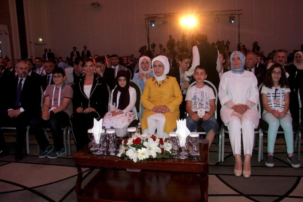 Emine Erdoğan, “Kale Gibi Gelecek Satranç Eğitim Projesi” Tanıtım Toplantısına Katıldı