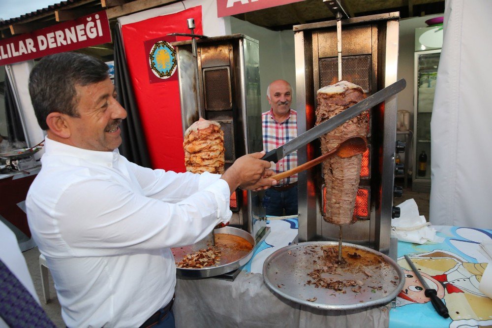 Darıca’da Yiğidolar’dan Folklör Gösterisi