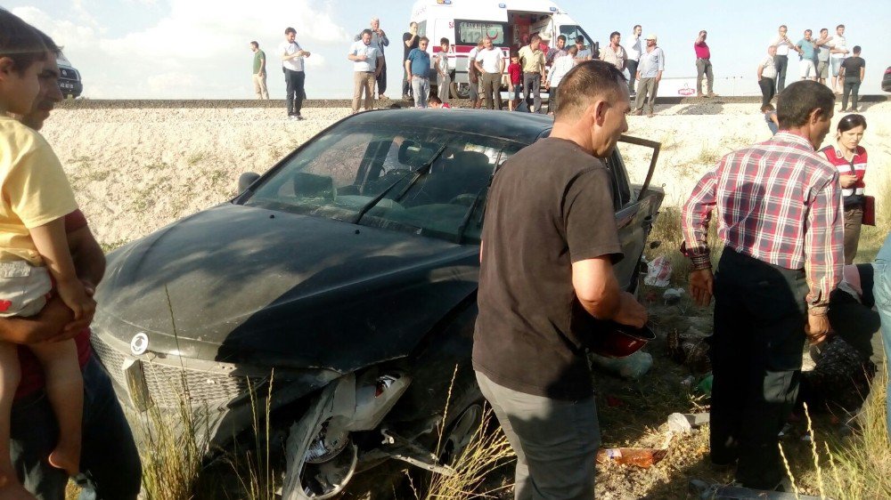 Tarım İşçilerini Taşıyan Kamyonet Takla Attı: 2 Ölü, 7 Yaralı