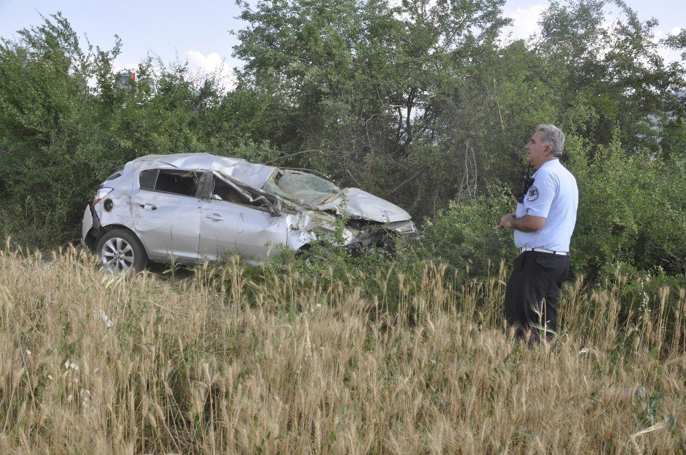 Hurdaya Dönen Otomobilden Yaralı Kurtuldu