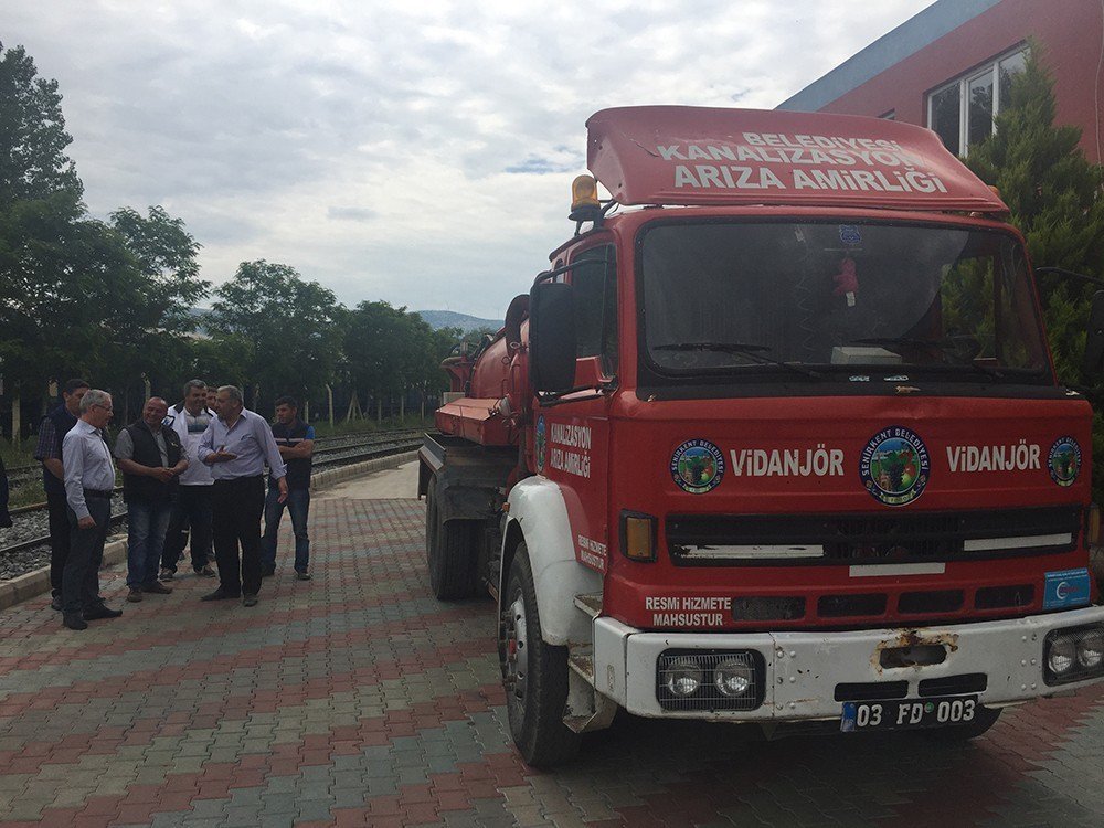 Kardeş Kent Belediyesine Vidanjör Aracı Hibe Edildi