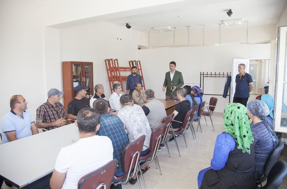 Kaymakam Tekbıyıkoğlu Girişimcilik Kursunu Ziyaret Etti