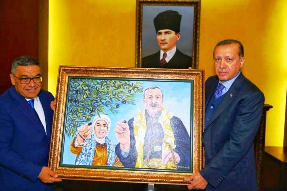 Cumhurbaşkanı Erdoğan’ın Zeytin Hasadı Tablo Oldu