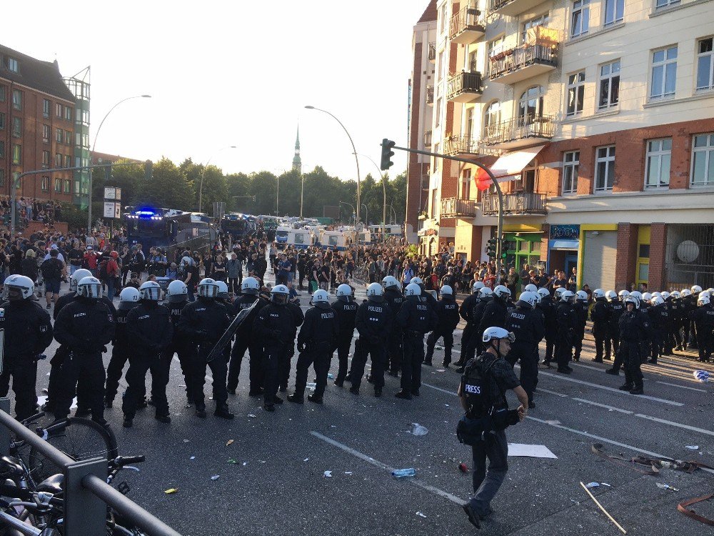 Hamburg’da G20 Protestosuna Polis Müdahalesi