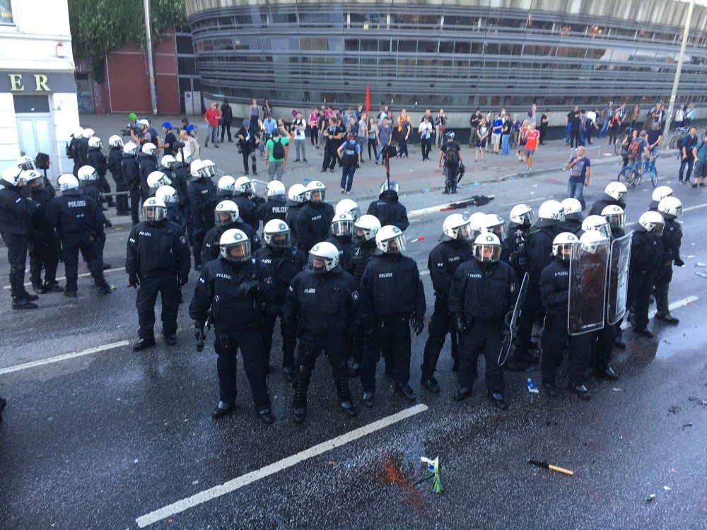 Hamburg’da G20 Protestosuna Polis Müdahalesi