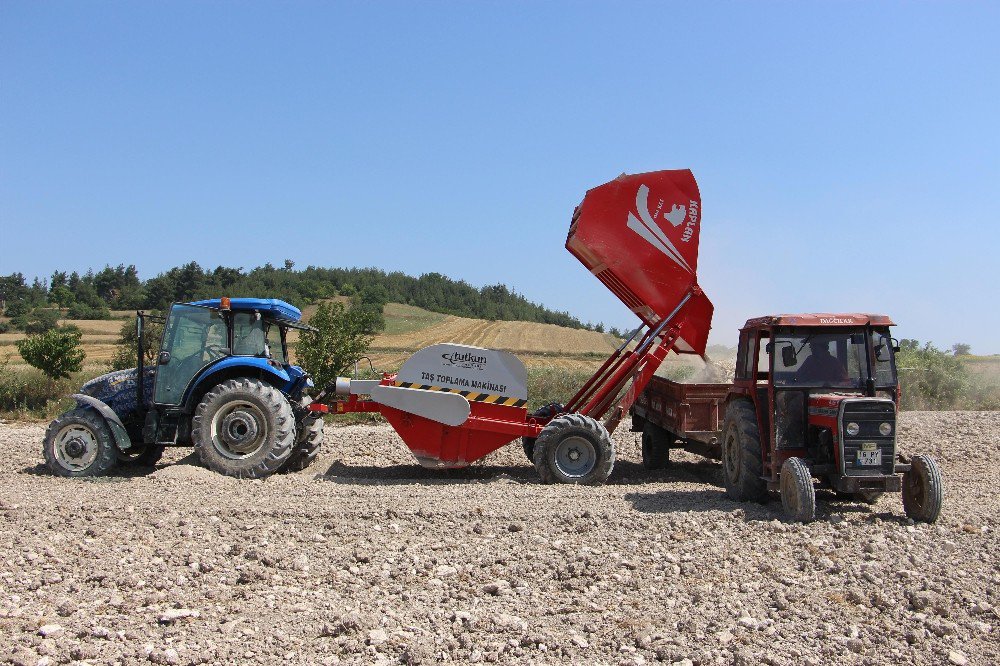 Taş Toplama Makinesi Çiftçiye Kolaylık Sağlıyor