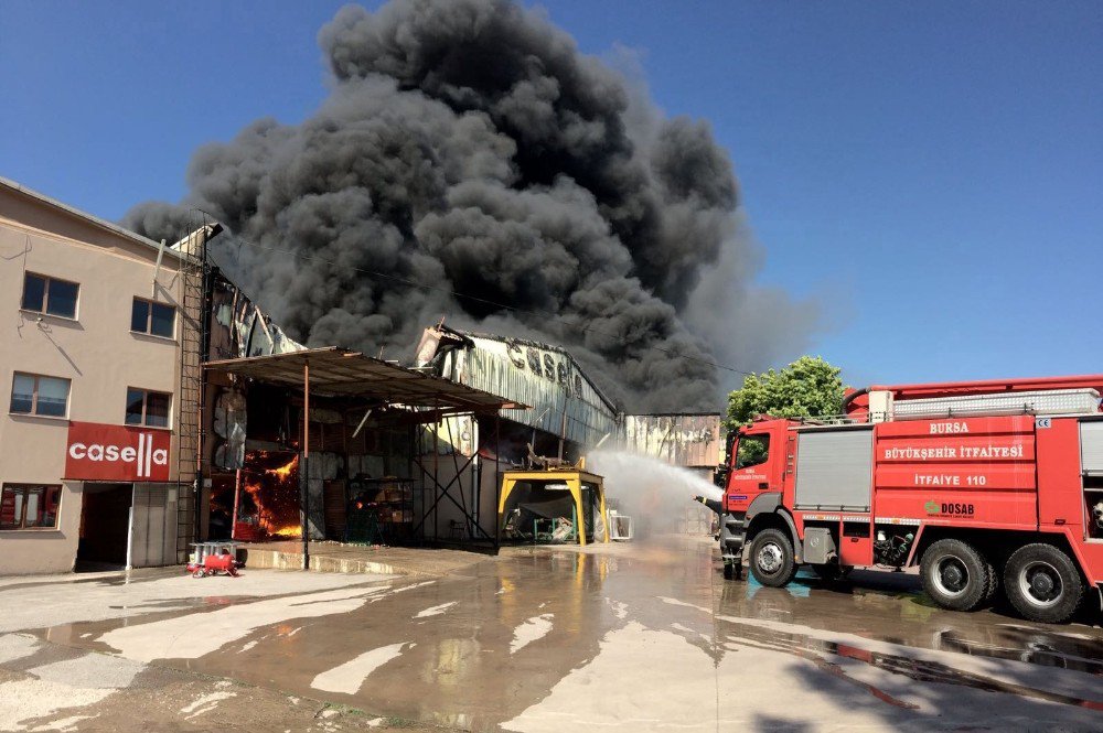 Bursa’daki Fabrika Yangınında 100 İşçi Kısa Sürede Tahliye Edildi