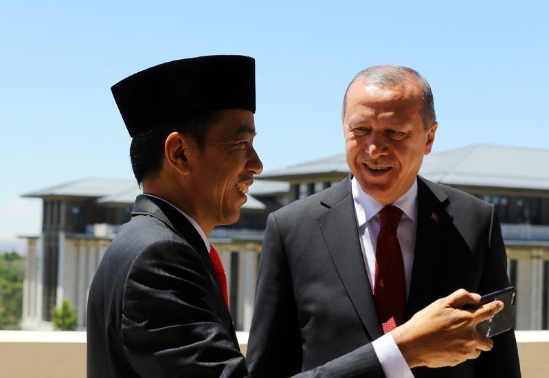 Endonezya Cumhurbaşkanı Widodo, Cumhurbaşkanı Erdoğan İle Sosyal Medyadan Canlı Yayın Yaptı